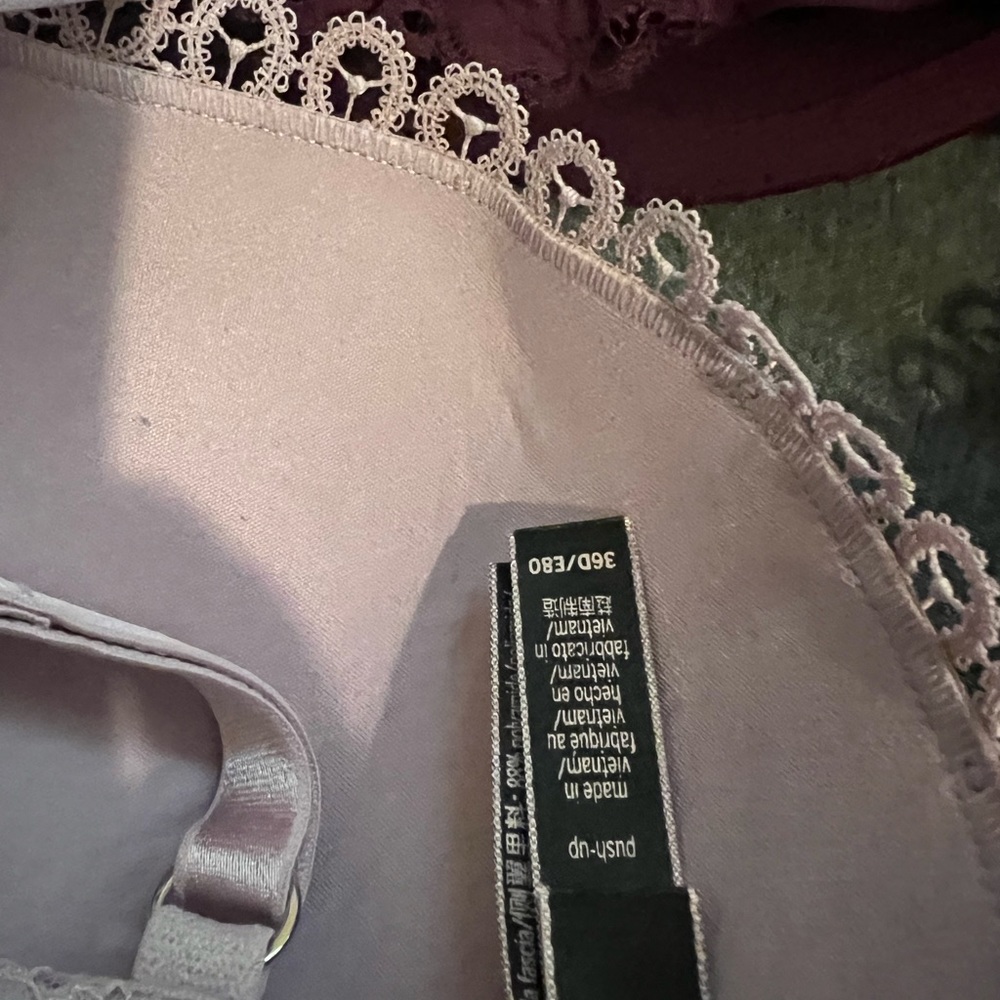 Victoria secrecy bra use twice wash and ready for a new home for these bra!!!